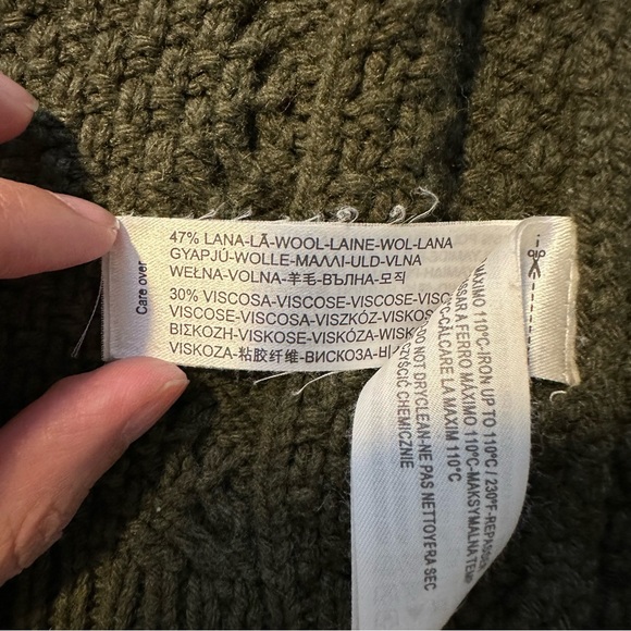 Massimo Dutti knitted button front cardigan. Belted with pockets. Size S - Picture 5 of 6